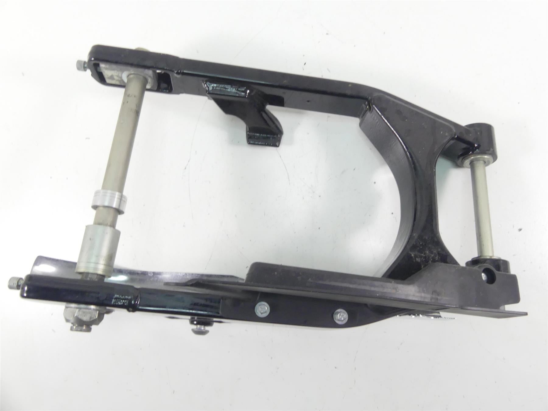 2010 Harley FXDWG Dyna Wide Glide Rear Swingarm Swing Arm & 25mm Axle 47820-10 {{ shop.shopifyCountryName }} - Mototech271