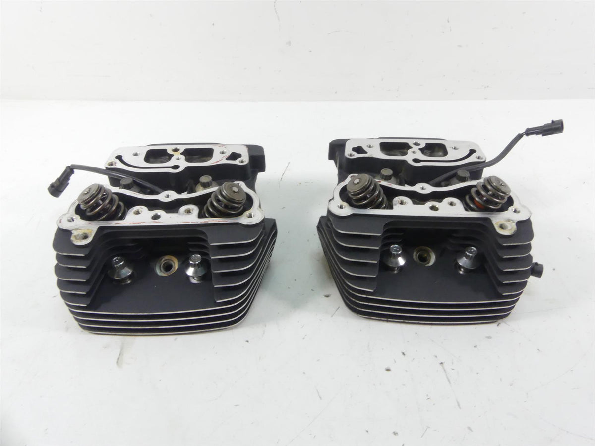 2013 Harley Touring FLHX Street Glide Cylinderheads Cylinder Head Set 17192-06B {{ shop.shopifyCountryName }} - Mototech271