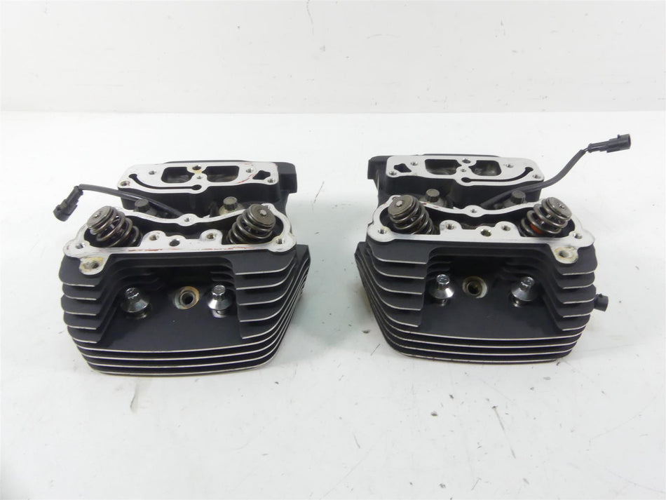 2013 Harley Touring FLHX Street Glide Cylinderheads Cylinder Head Set 17192-06B {{ shop.shopifyCountryName }} - Mototech271