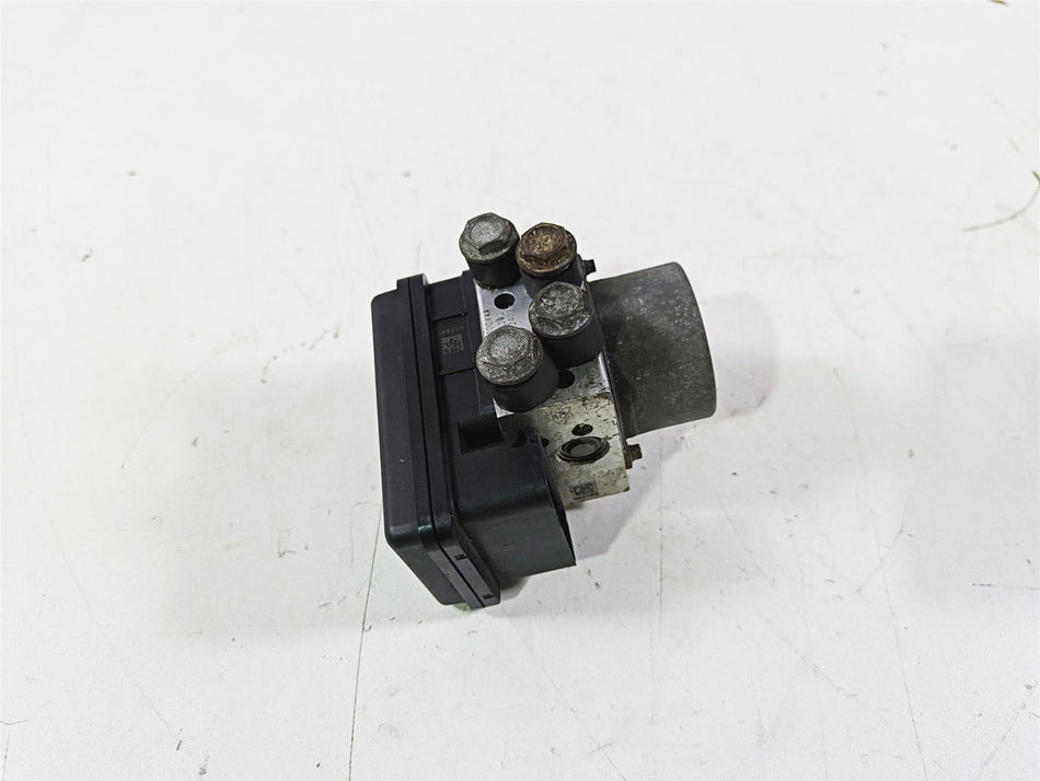 2018 Harley Softail FXFBS Fat Bob Abs Brake Pump Unit Module 41100043C {{ shop.shopifyCountryName }} - Mototech271