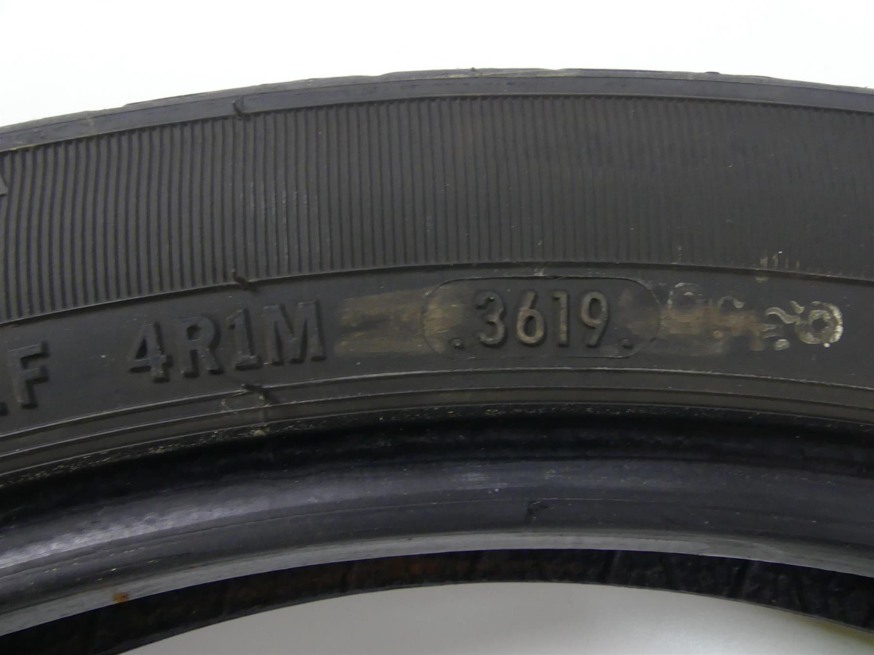 Used Harley Davidson Front Tire Dunlop D401F 100/90-19 57H DOT3619 43100063 {{ shop.shopifyCountryName }} - Mototech271