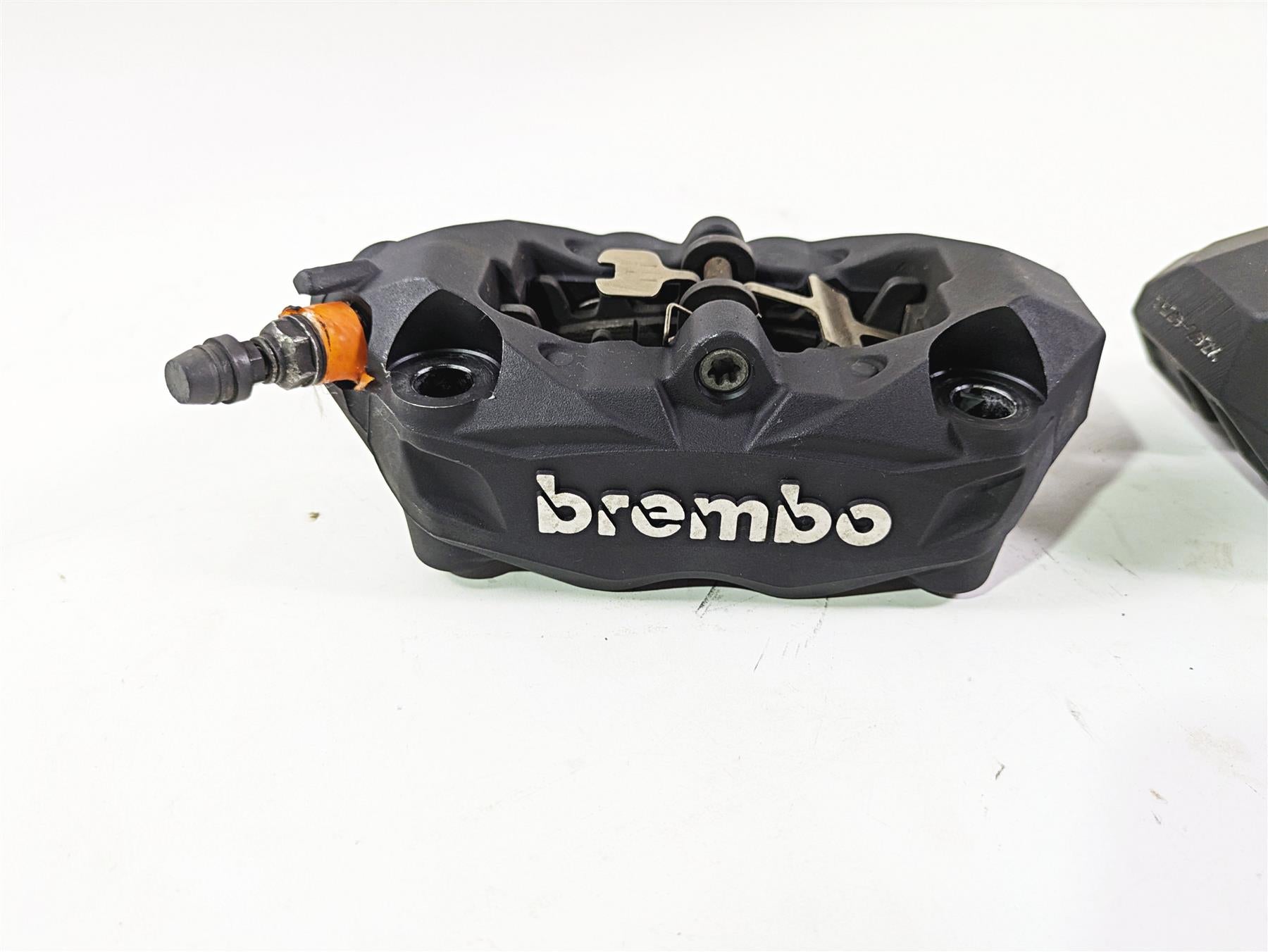 2015 BMW R1200 GS Adv K51 Brembo Front Brake Caliper Set 100mm 34118556205 {{ shop.shopifyCountryName }} - Mototech271