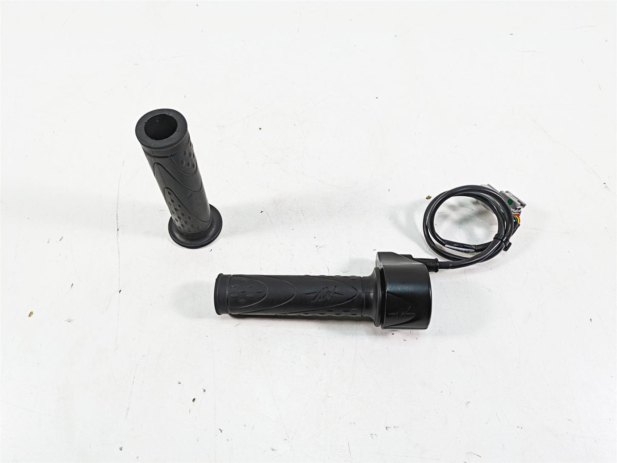 2017 Mv Agusta Dragster 800 Ride Fly By Wire Throttle Hand Grip 8A00B5444 {{ shop.shopifyCountryName }} - Mototech271