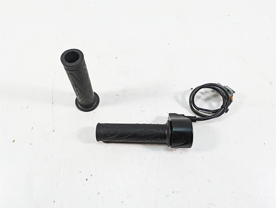 2017 Mv Agusta Dragster 800 Ride Fly By Wire Throttle Hand Grip 8A00B5444 {{ shop.shopifyCountryName }} - Mototech271