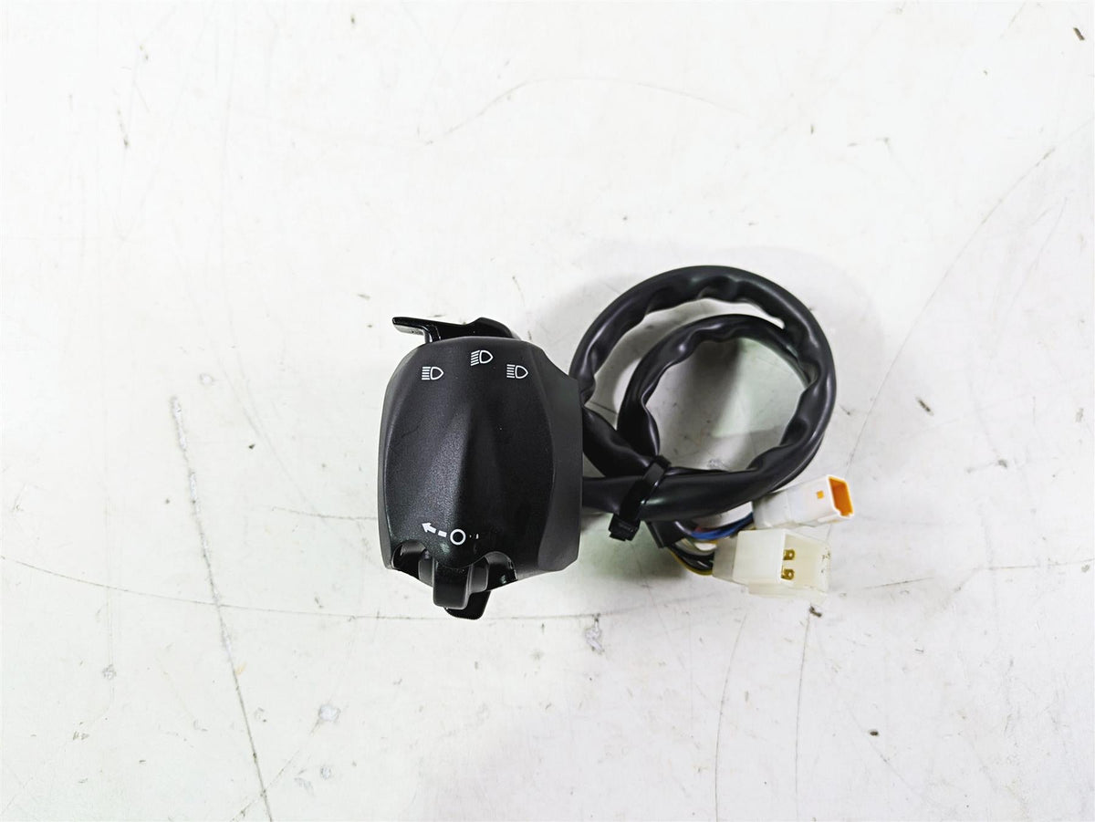 2022 MV Agusta F3 800 Rosso Left Hand Control Switch Light Blinker 8A00B9497 {{ shop.shopifyCountryName }} - Mototech271
