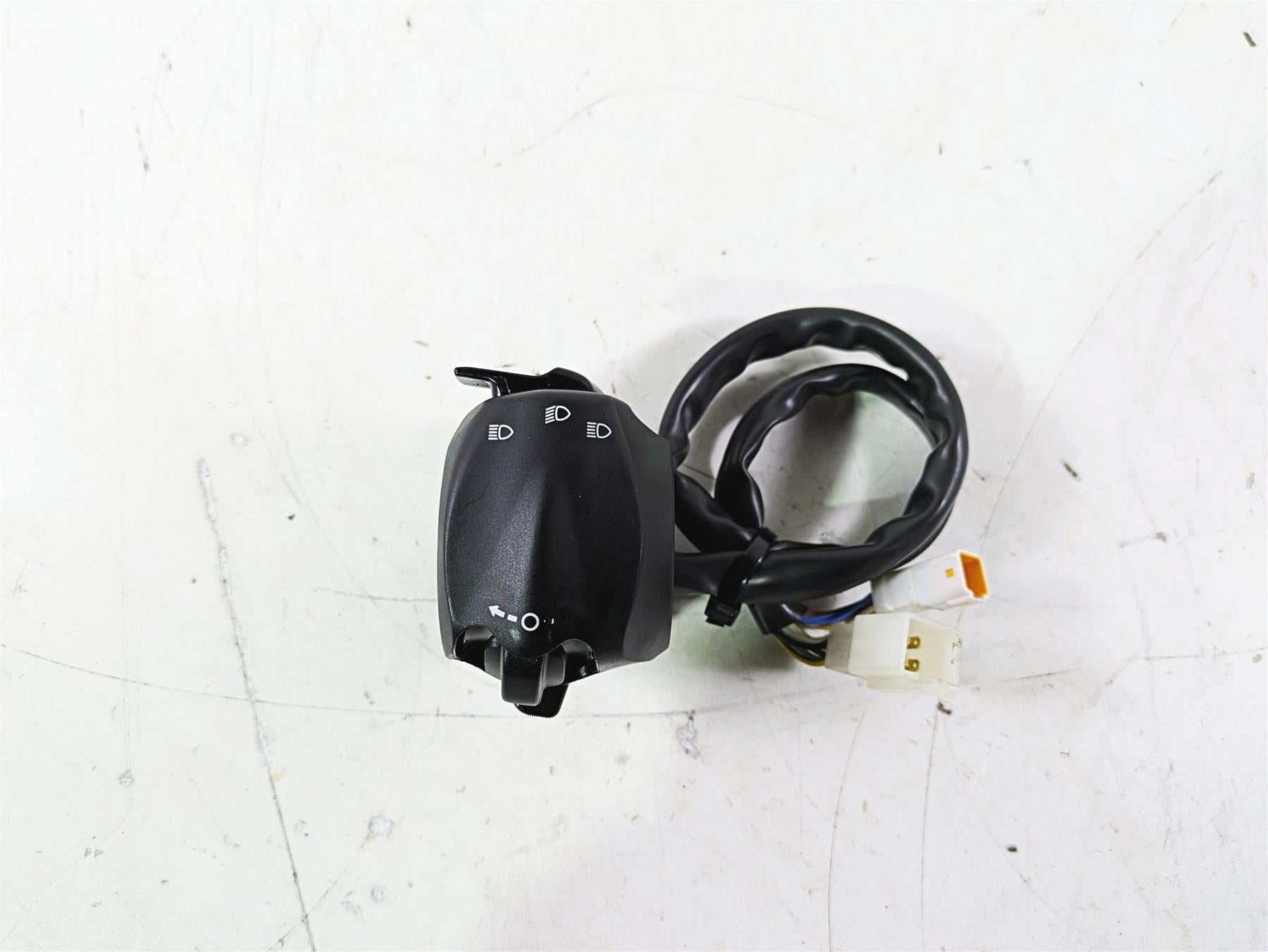 2022 MV Agusta F3 800 Rosso Left Hand Control Switch Light Blinker 8A00B9497 {{ shop.shopifyCountryName }} - Mototech271