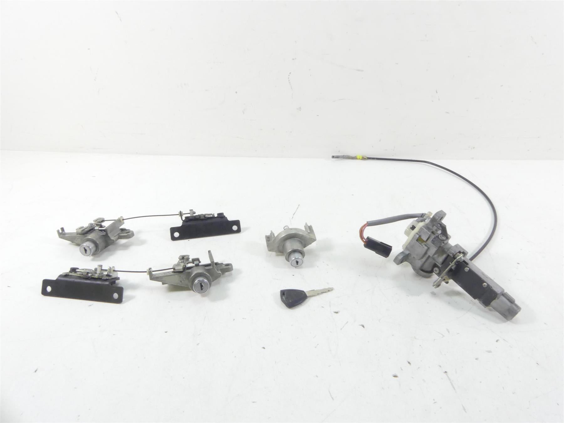 2011 Victory Vision Tour Ignition Switch Key Steering Saddlebag Lock Set 1015274 | Mototech271