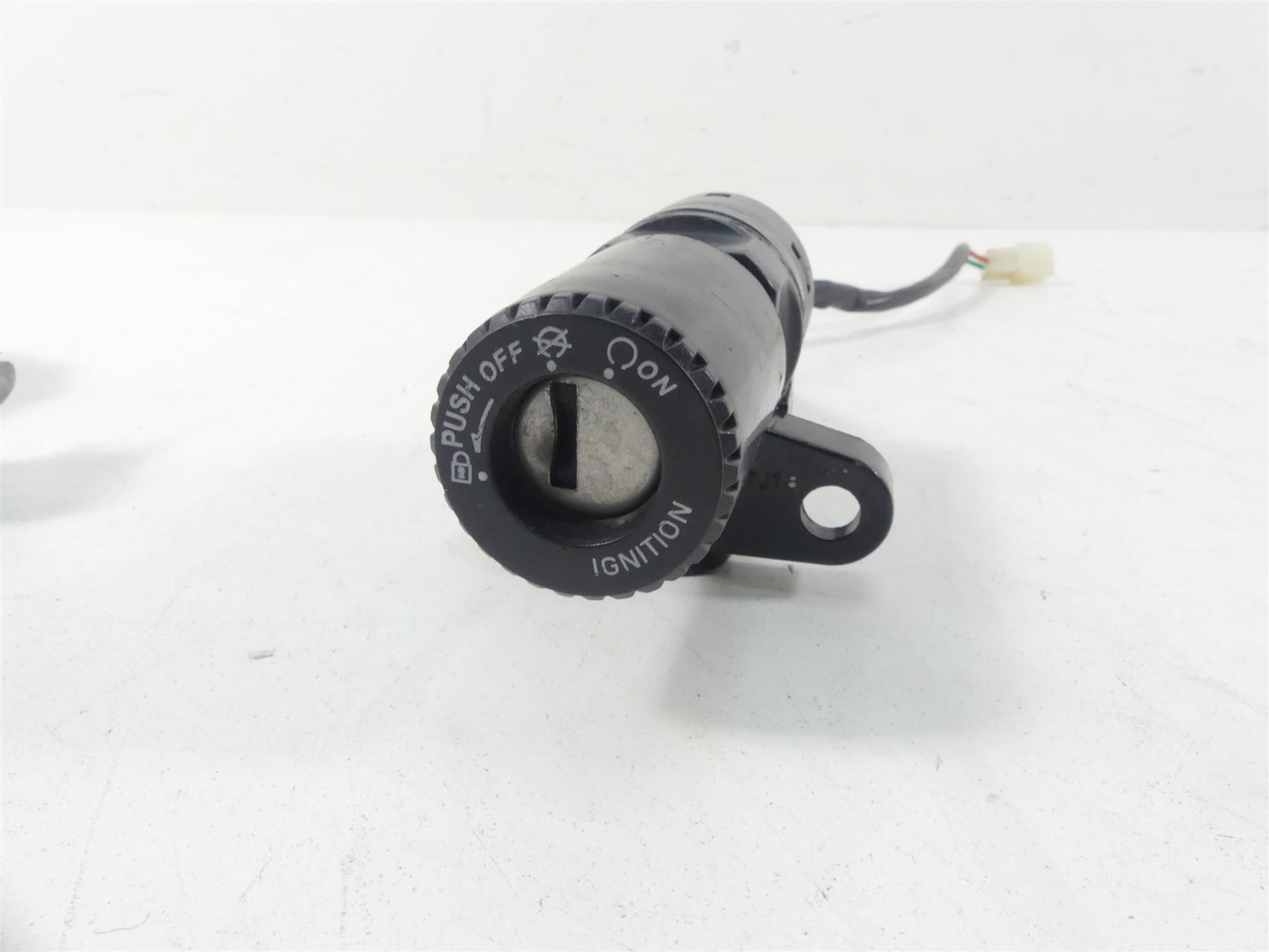 2019 Moto Guzzi V7 III Stone 750 Ignition Switch Gas Lid Seat Key Lock 2B003493 {{ shop.shopifyCountryName }} - Mototech271