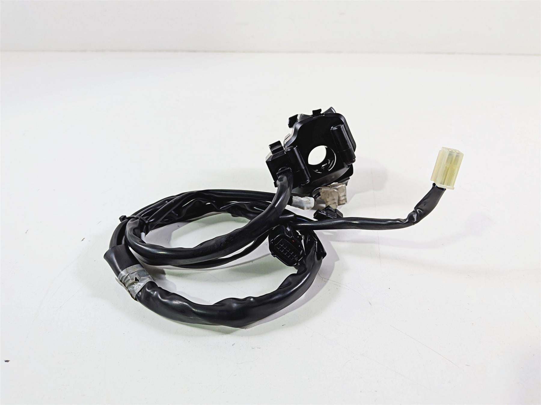 2022 Yamaha YZF R1 R1M RN65 Left Hand Mode Light Control Switch B3L-83969-01-00-Mototech271