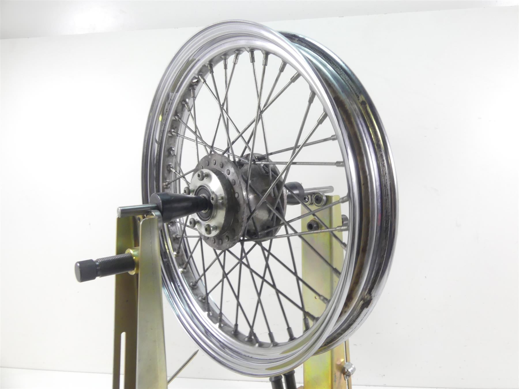 2000 Harley Dyna FXR4 CVO Super Glide Front Chrome Wheel Rim 19x2.5 43547-05 {{ shop.shopifyCountryName }} - Mototech271