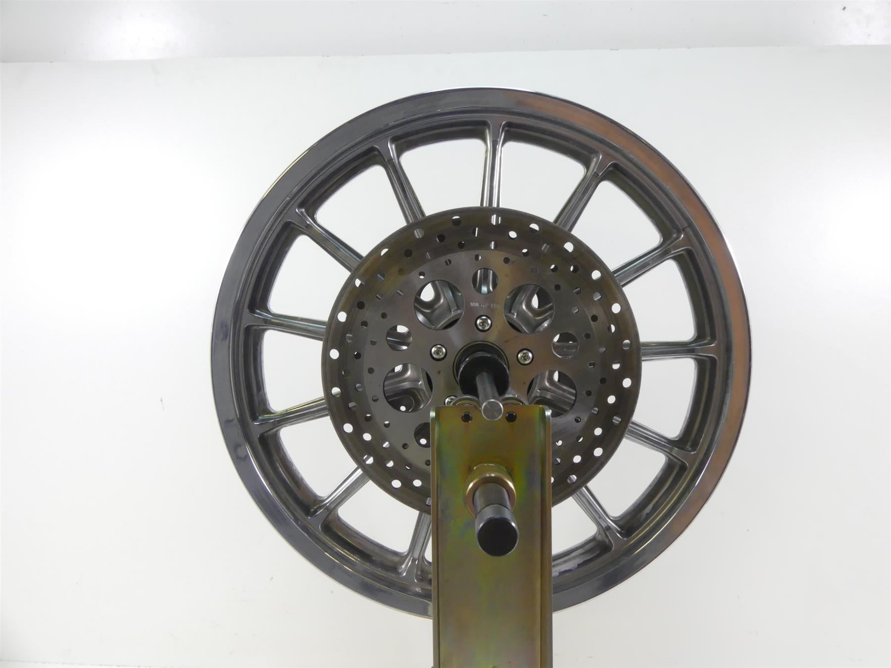 1997 Harley Dyna FXDS Super Glide Conv Straight Front Wheel 19x2 1/8 43499-96 {{ shop.shopifyCountryName }} - Mototech271