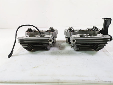 2009 Harley XR1200 Sportster Cylinderhead Cylinder Head Set 17523-08 17524-08 {{ shop.shopifyCountryName }} - Mototech271