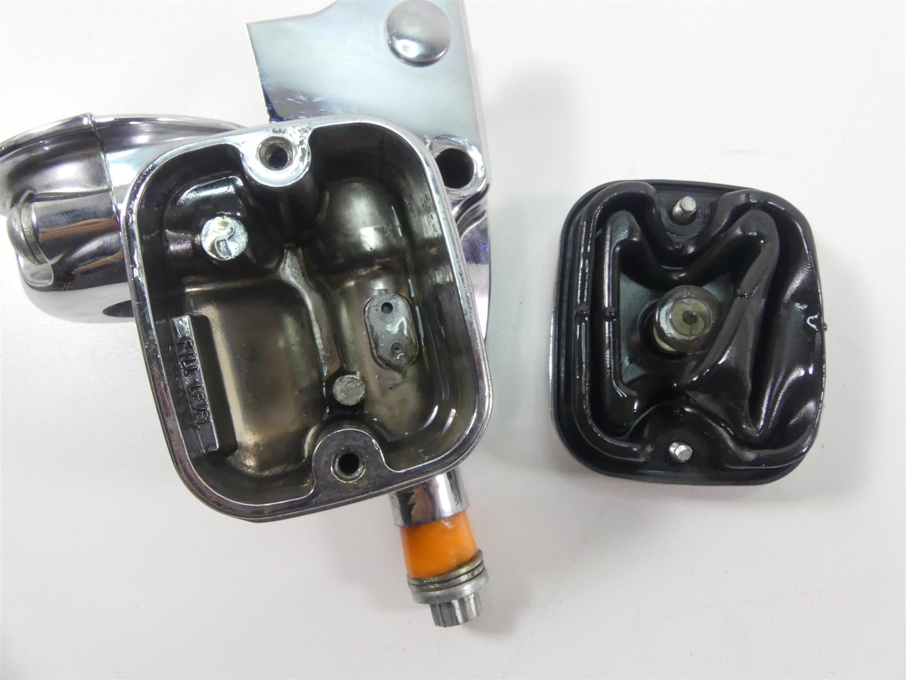2009 Harley Dyna FXDF SE CVO Fat Bob Clutch Master Cylinder 11/16 46113-02D {{ shop.shopifyCountryName }} - Mototech271