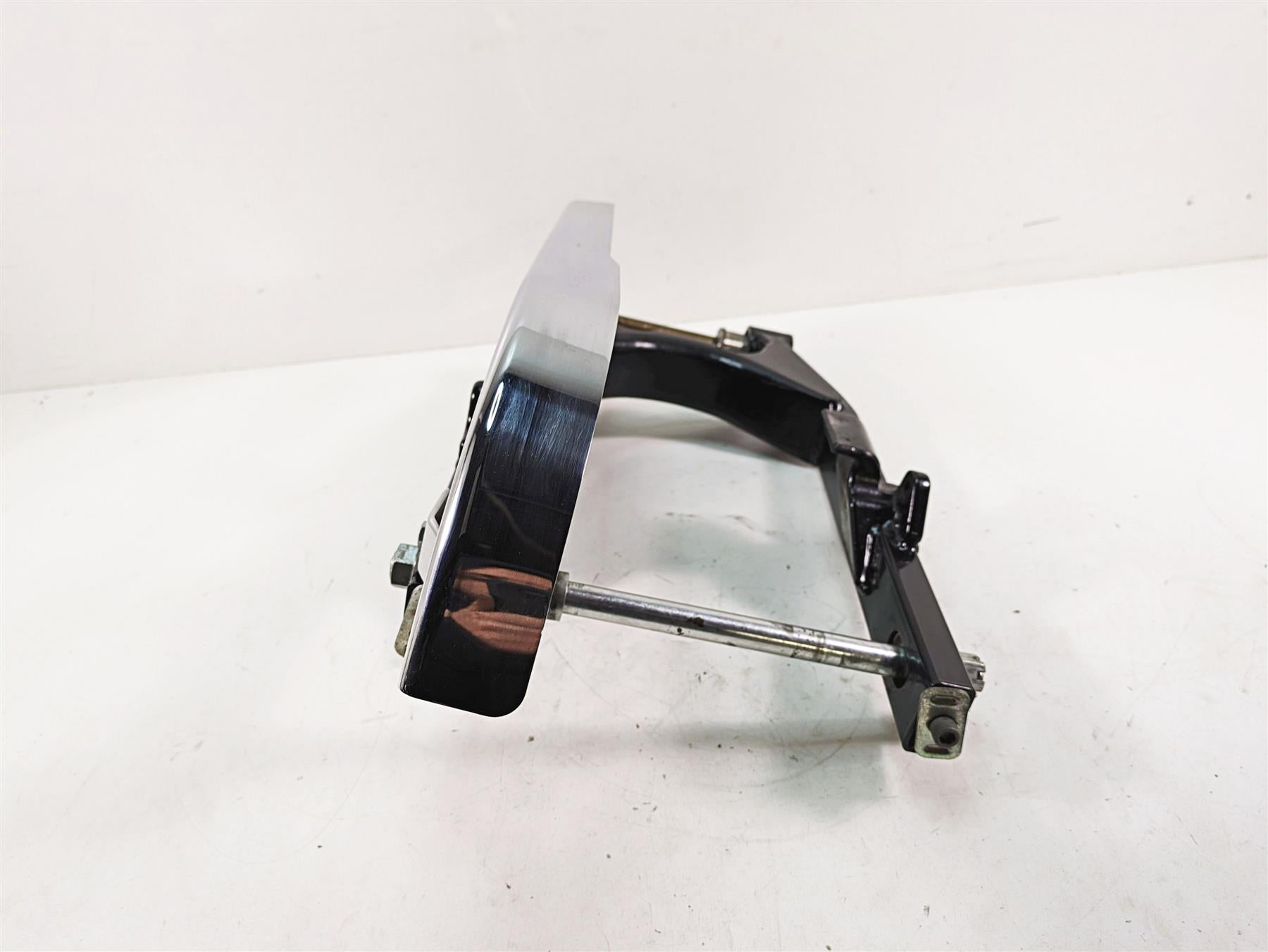 2005 Harley Dyna FXDL Low Rider Rear Swingarm Suspension & Belt Guards 47820-00A {{ shop.shopifyCountryName }} - Mototech271