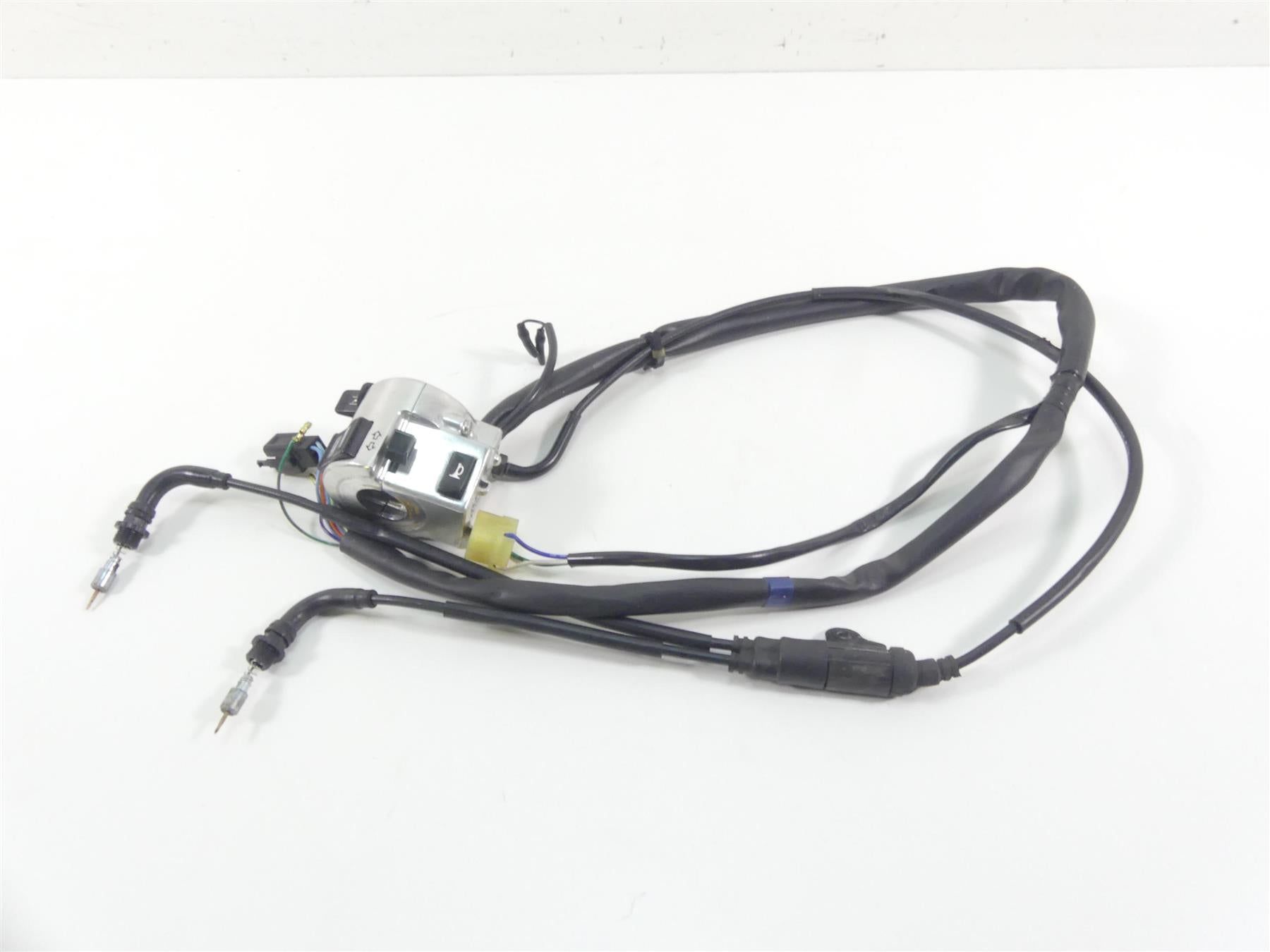 2007 Honda VT1100 C2 Shadow Left Hand Turn Signal Control Switch 35020-MCK-A00 {{ shop.shopifyCountryName }} - Mototech271