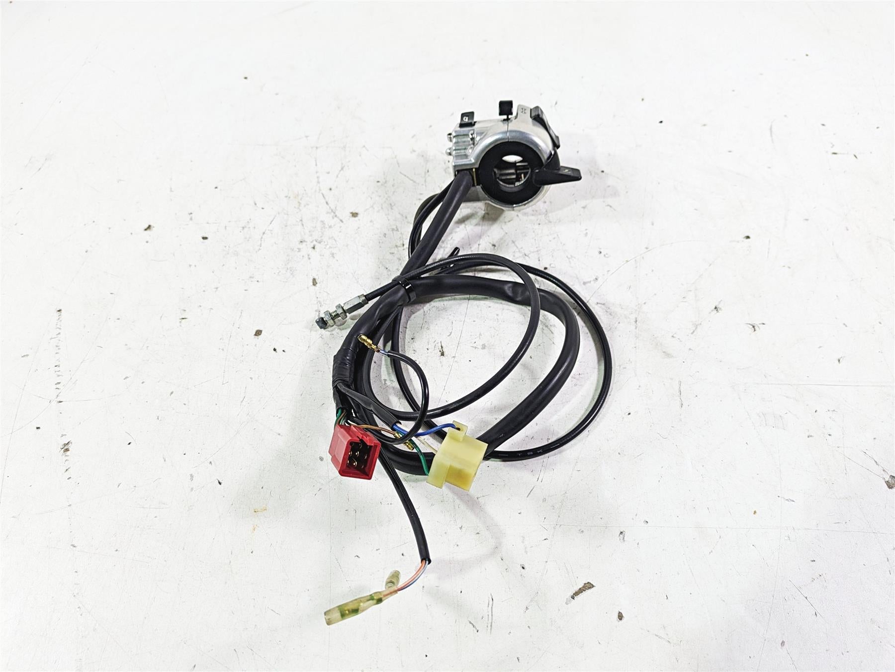 1998 Honda GL1500 Valkyrie Tour Left Hand Blinker Control Switch 35020-MZ0-670 {{ shop.shopifyCountryName }} - Mototech271
