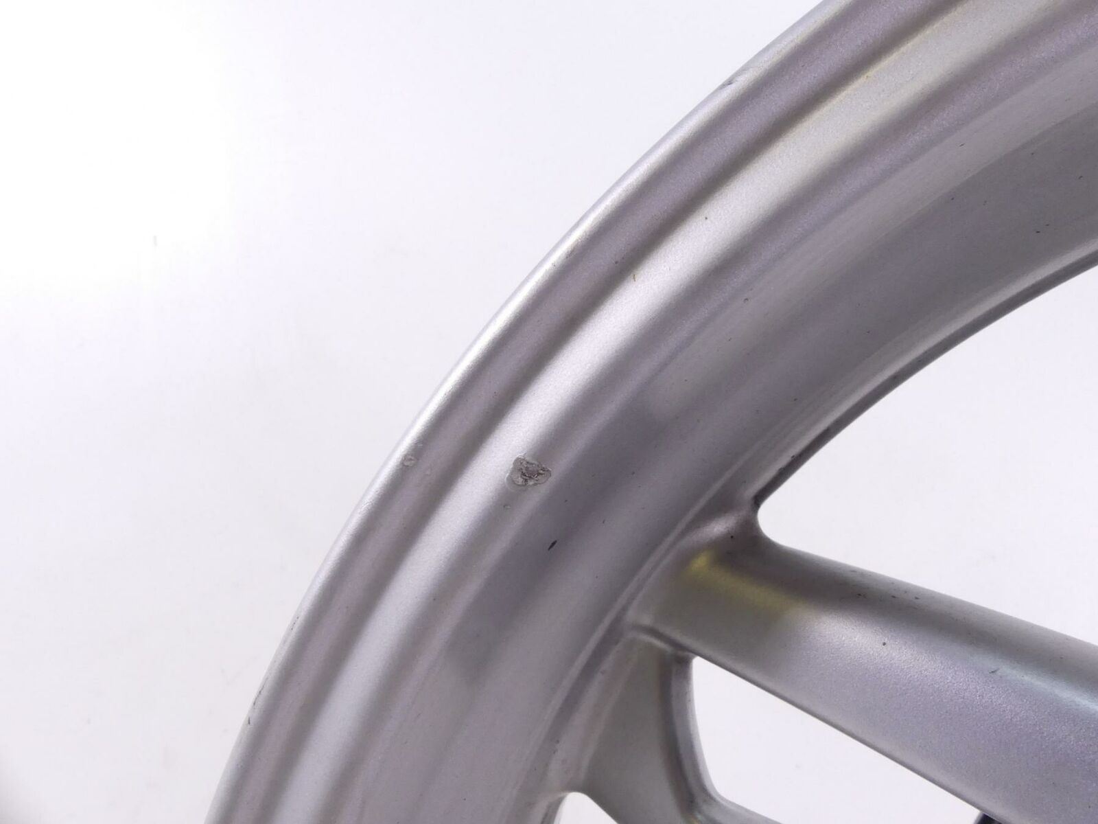 2003 BMW R1200CL K30 Straight Front 16x3.5 Wheel Rim 36317667445 {{ shop.shopifyCountryName }} - Mototech271