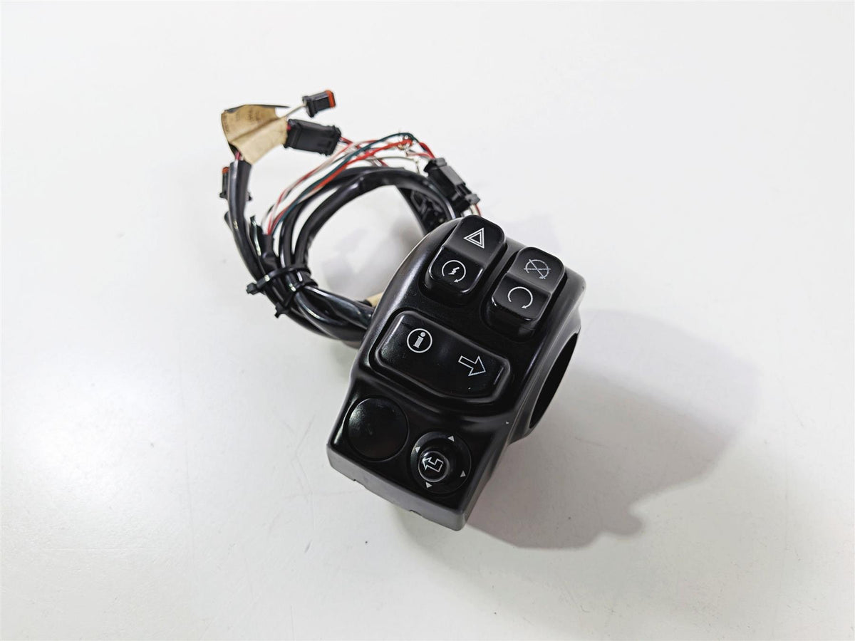 2016 Harley Touring FLHX Street Glide Right Hand Control Switch 71500129B {{ shop.shopifyCountryName }} - Mototech271