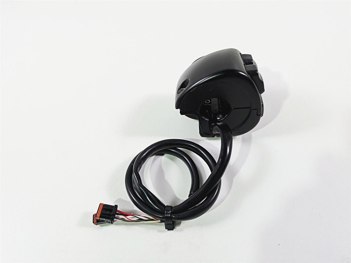 2019 Harley Softail FXDR 114 Right Hand Start Kill Control Switch 71500462 {{ shop.shopifyCountryName }} - Mototech271