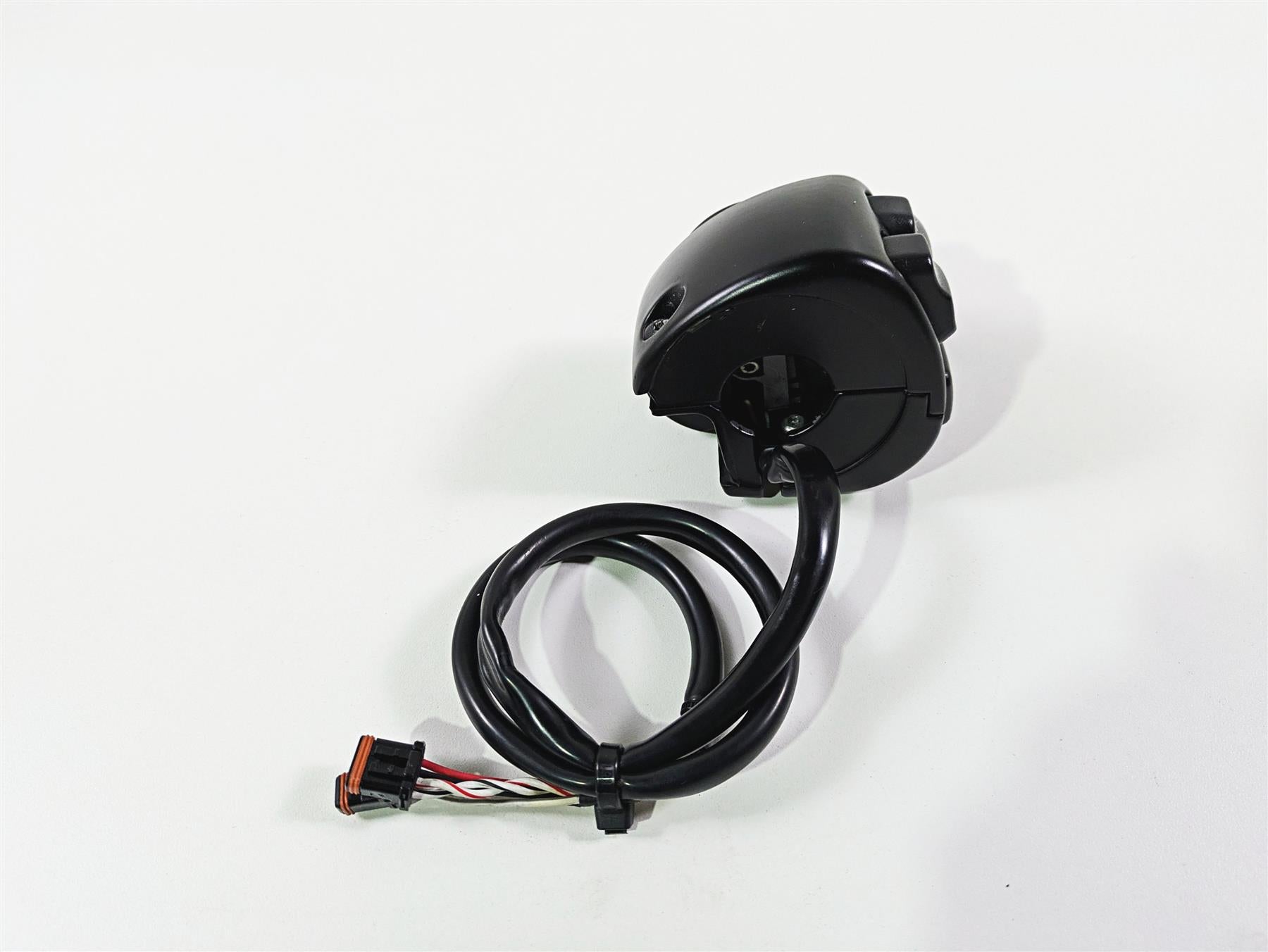 2019 Harley Softail FXDR 114 Right Hand Start Kill Control Switch 71500462 {{ shop.shopifyCountryName }} - Mototech271