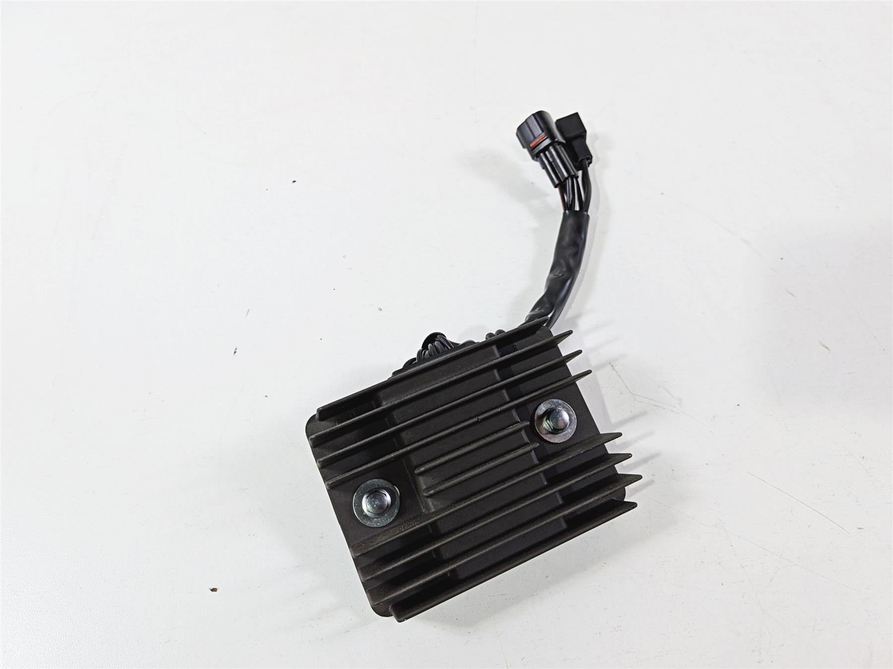 2024 Suzuki GSXR 600 Rectifier Voltage Regulator 32800-47H00 SH811AA {{ shop.shopifyCountryName }} - Mototech271