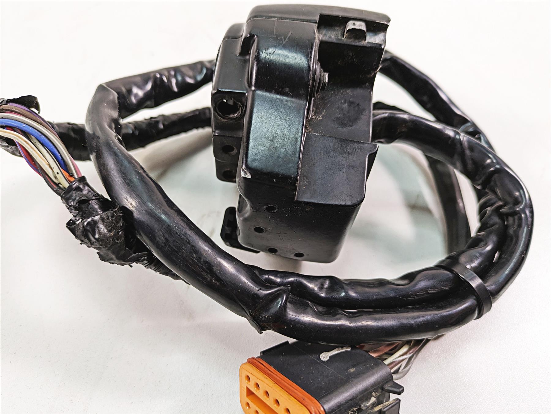 2006 Harley Touring FLHXI Street Glide Right Hand Control Switch - Read 71553-96 {{ shop.shopifyCountryName }} - Mototech271