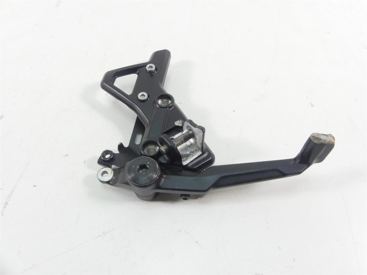 2022 Indian FTR1200 S Right Foot Peg Mount & Brake Pedal Set 5143344 3515138 {{ shop.shopifyCountryName }} - Mototech271