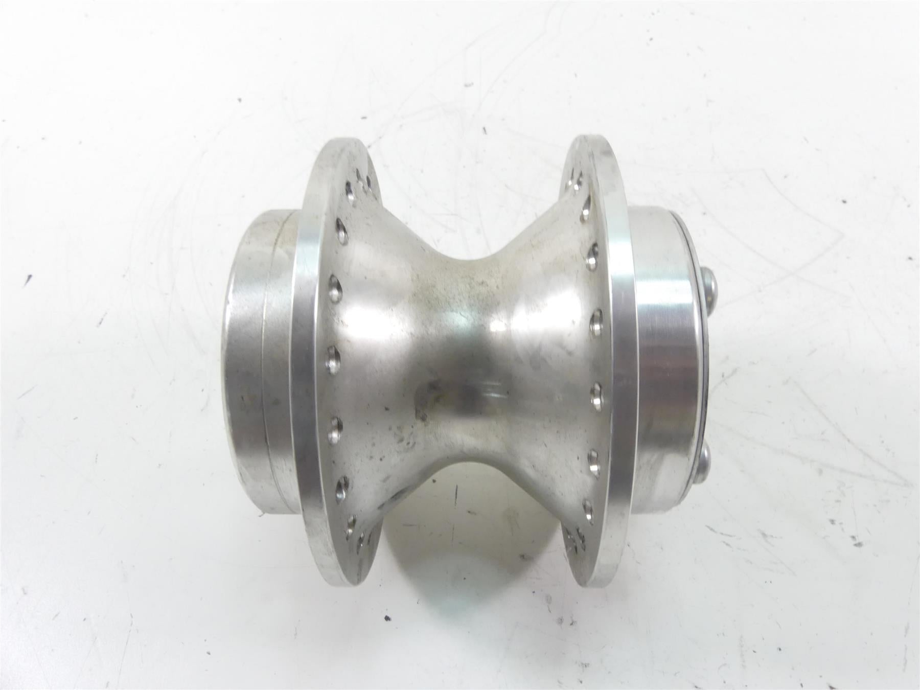 2018 Harley Softail FXBB Street Bob Front Spoke Wheel Hub 43300565 {{ shop.shopifyCountryName }} - Mototech271