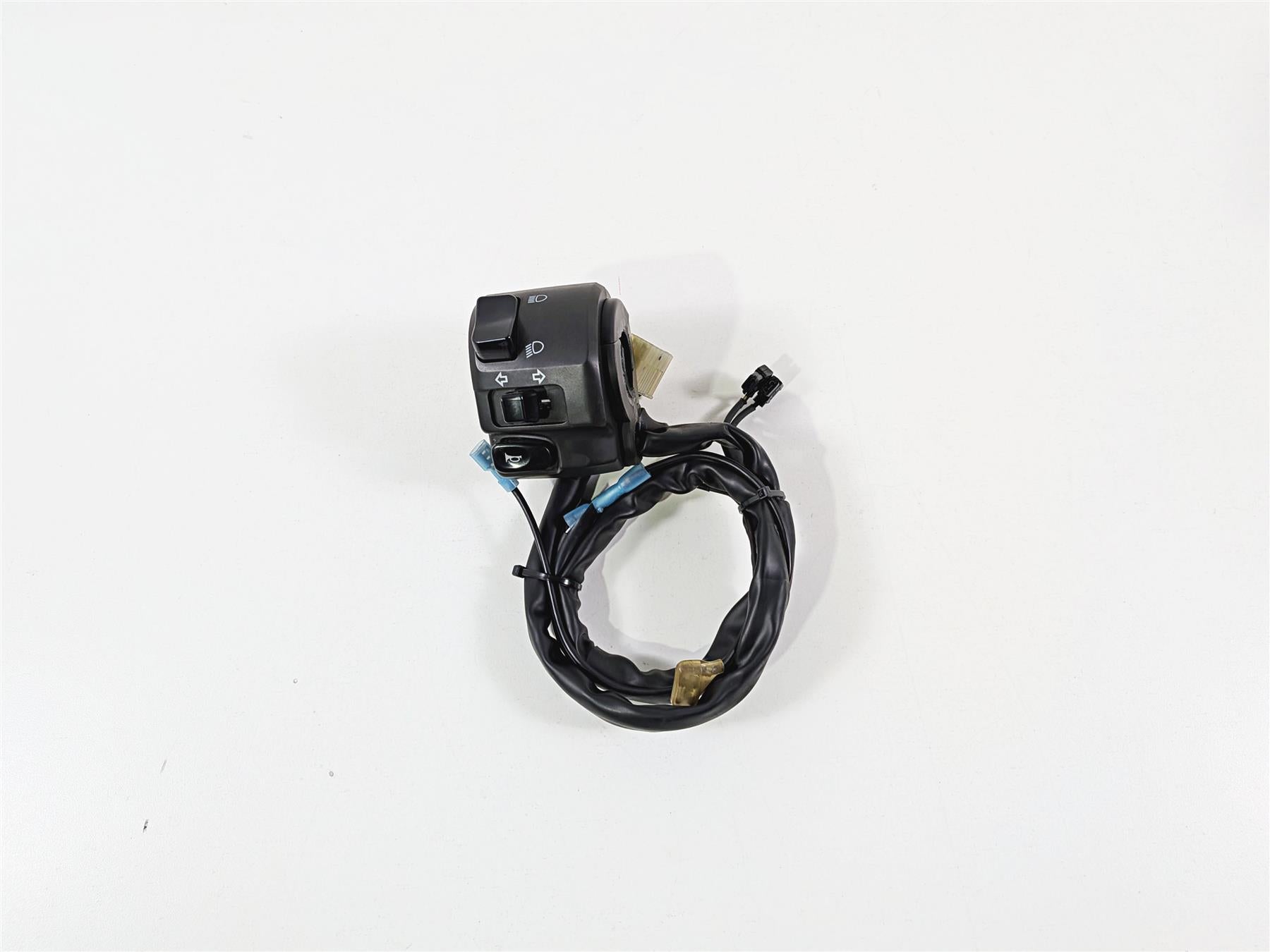 2008 Yamaha YZF R1 RN19 Left Hand Control Switch Light Blinker 4C8-83973-00-00 {{ shop.shopifyCountryName }} - Mototech271