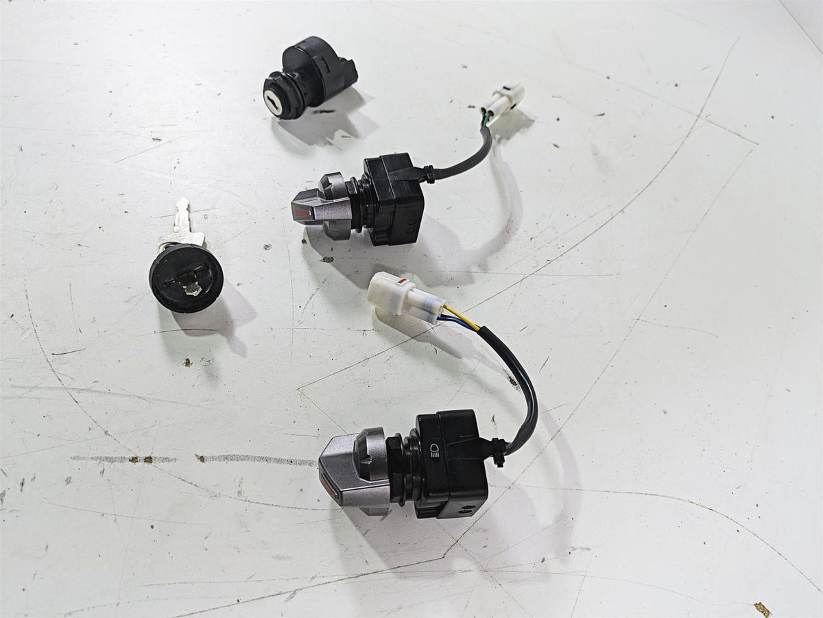 2022 Yamaha YXZ1000 R Ignition Light Awd Switch Set 1XD-H2510-10-00 {{ shop.shopifyCountryName }} - Mototech271