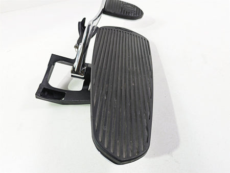 2017 Indian Chieftain Limited Right Floor Board & Brake Pedal 5138848 1019864 {{ shop.shopifyCountryName }} - Mototech271