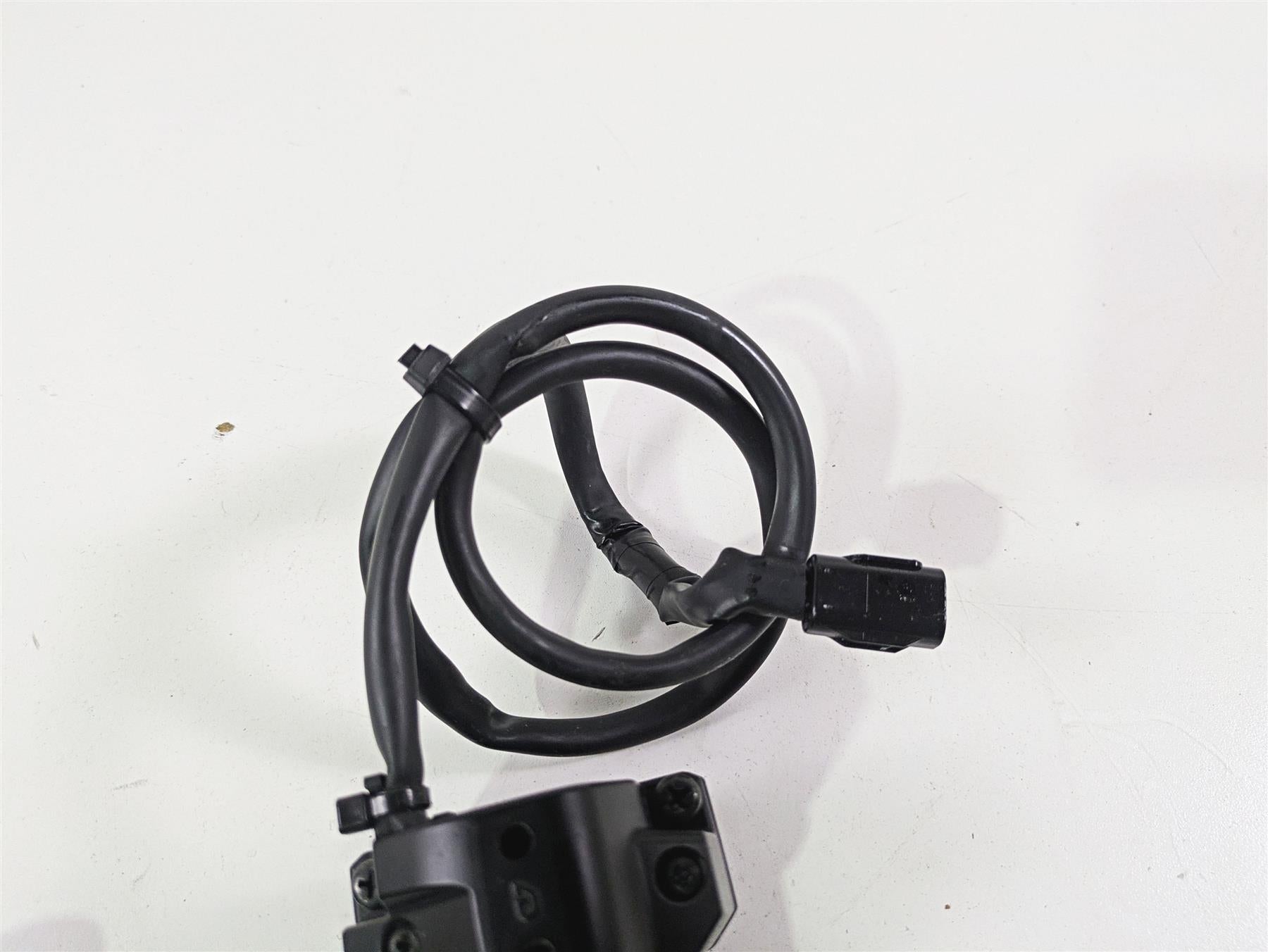 2024 Triumph Street Triple 765 R Fly By Wire Throttle Grip Sensor T2043055 {{ shop.shopifyCountryName }} - Mototech271