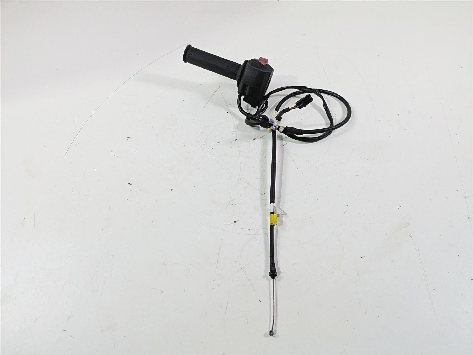 2019 BMW G310GS K02 Right Hand Stat Stop Throttle Control Switch 61318545350 {{ shop.shopifyCountryName }} - Mototech271