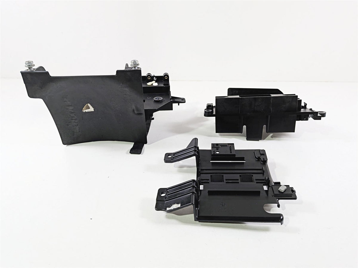 2018 Harley Touring FLHTCU Electra Glide Battery Electrical Holder Set 66000010A-Mototech271