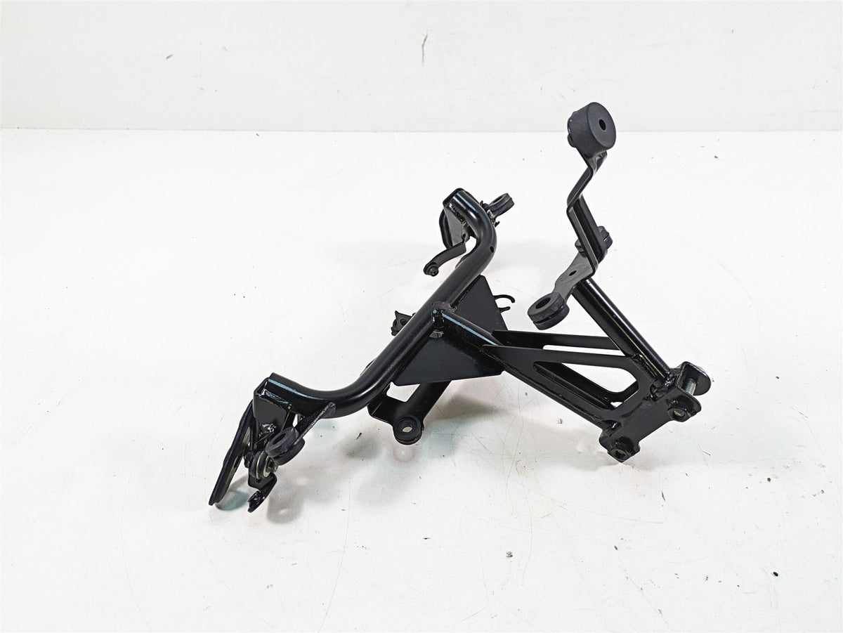 2002 Yamaha FZ1 FZS1000 Fazer Front Fairing Stay Holder Carrier 5LV-28356-00-00 {{ shop.shopifyCountryName }} - Mototech271