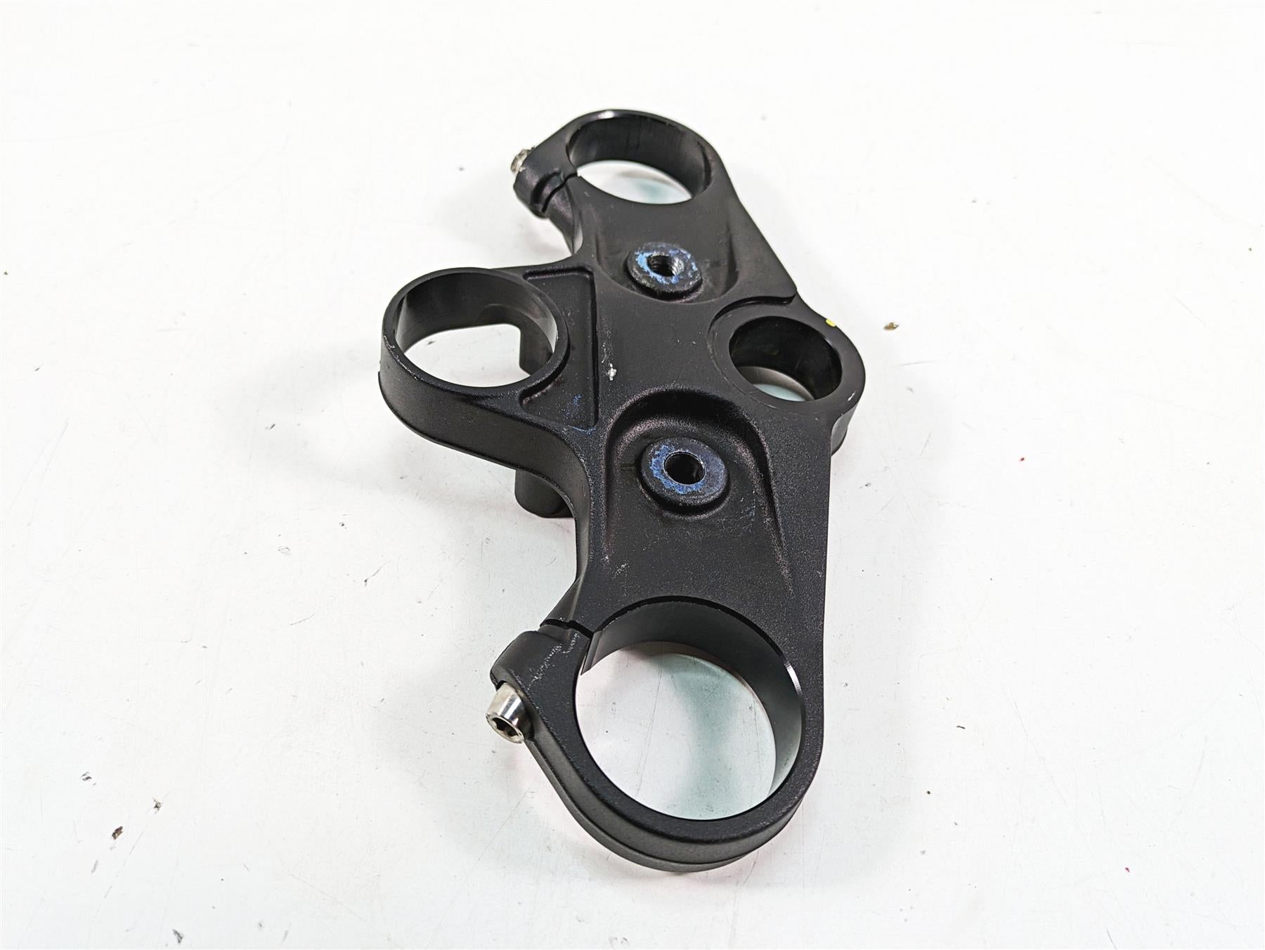 2020 Aprilia Tuono V4 Factory Upper Triple Tree Steering Clamp 2B005702 898680 {{ shop.shopifyCountryName }} - Mototech271