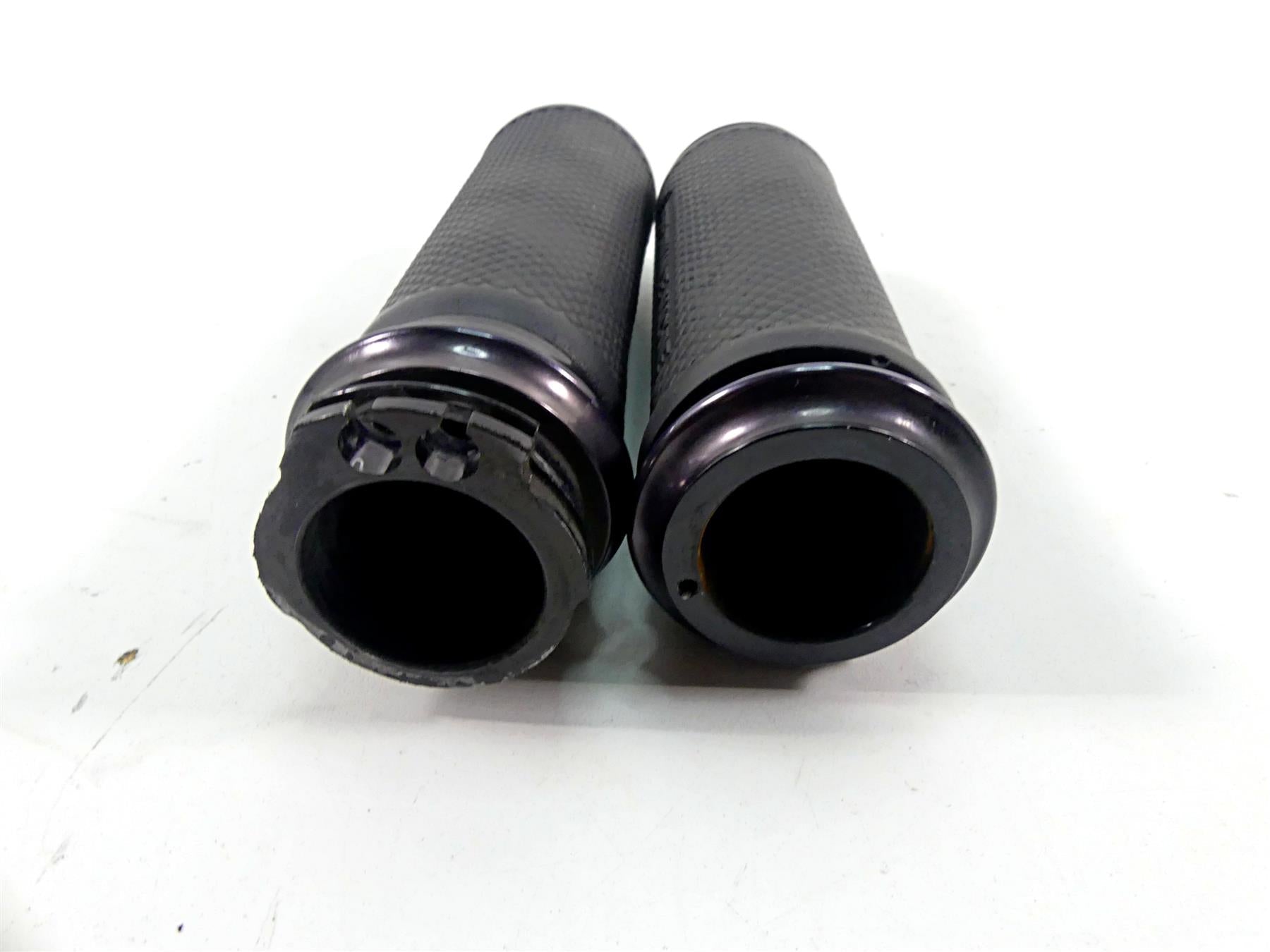 2014 Harley Dyna FXDB Street Bob Performance Machine Hand Grip Set 0063-2027-B {{ shop.shopifyCountryName }} - Mototech271