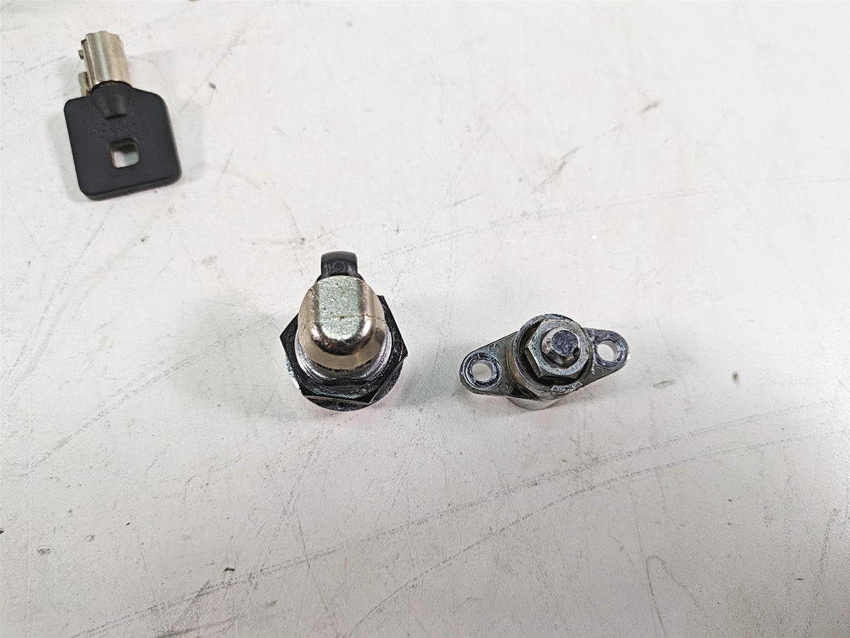 2014 Harley Touring FLHTK Electra Glide Ignition Switch Key Lock Set 71400012B {{ shop.shopifyCountryName }} - Mototech271