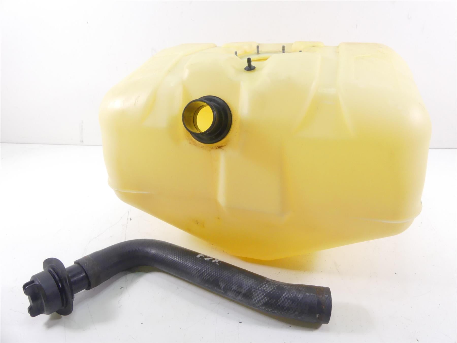 2016 Yamaha Waverunner VX 1050 Deluxe Plastic Fuel Gas Petrol Tank F2S-U7711-02 {{ shop.shopifyCountryName }} - Mototech271