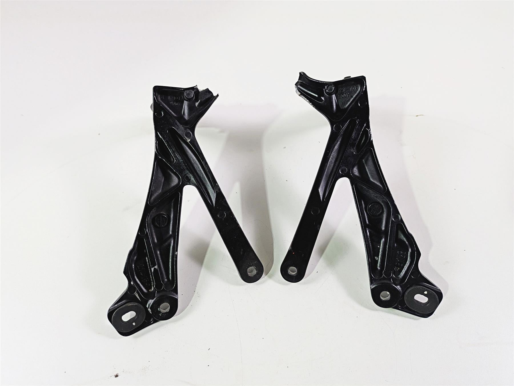 2023 Suzuki GSX1300 RR Hayabusa Rear Passenger Footpeg Set - Read 3600-10L00 {{ shop.shopifyCountryName }} - Mototech271