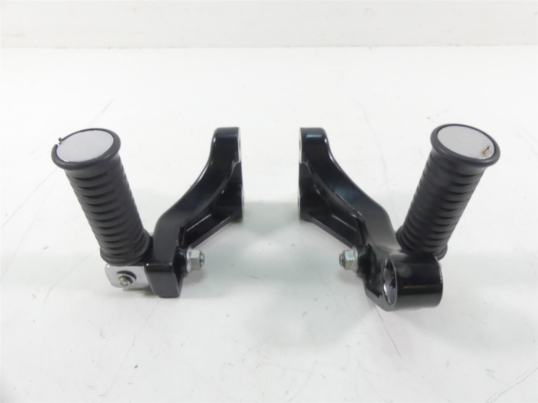 2004 Kawasaki VN1600 Meanstreak Rear Passenger Foot Peg Footpeg Set 35011-1922 {{ shop.shopifyCountryName }} - Mototech271
