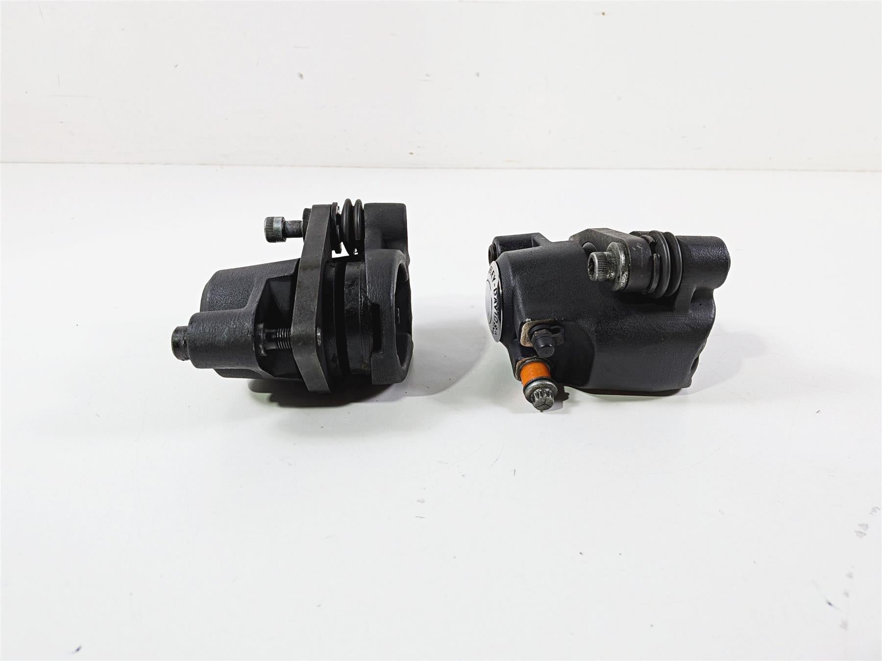 1993 Harley Touring FLHTCU Electra Glide Front Brake Caliper Set 44023-83C {{ shop.shopifyCountryName }} - Mototech271