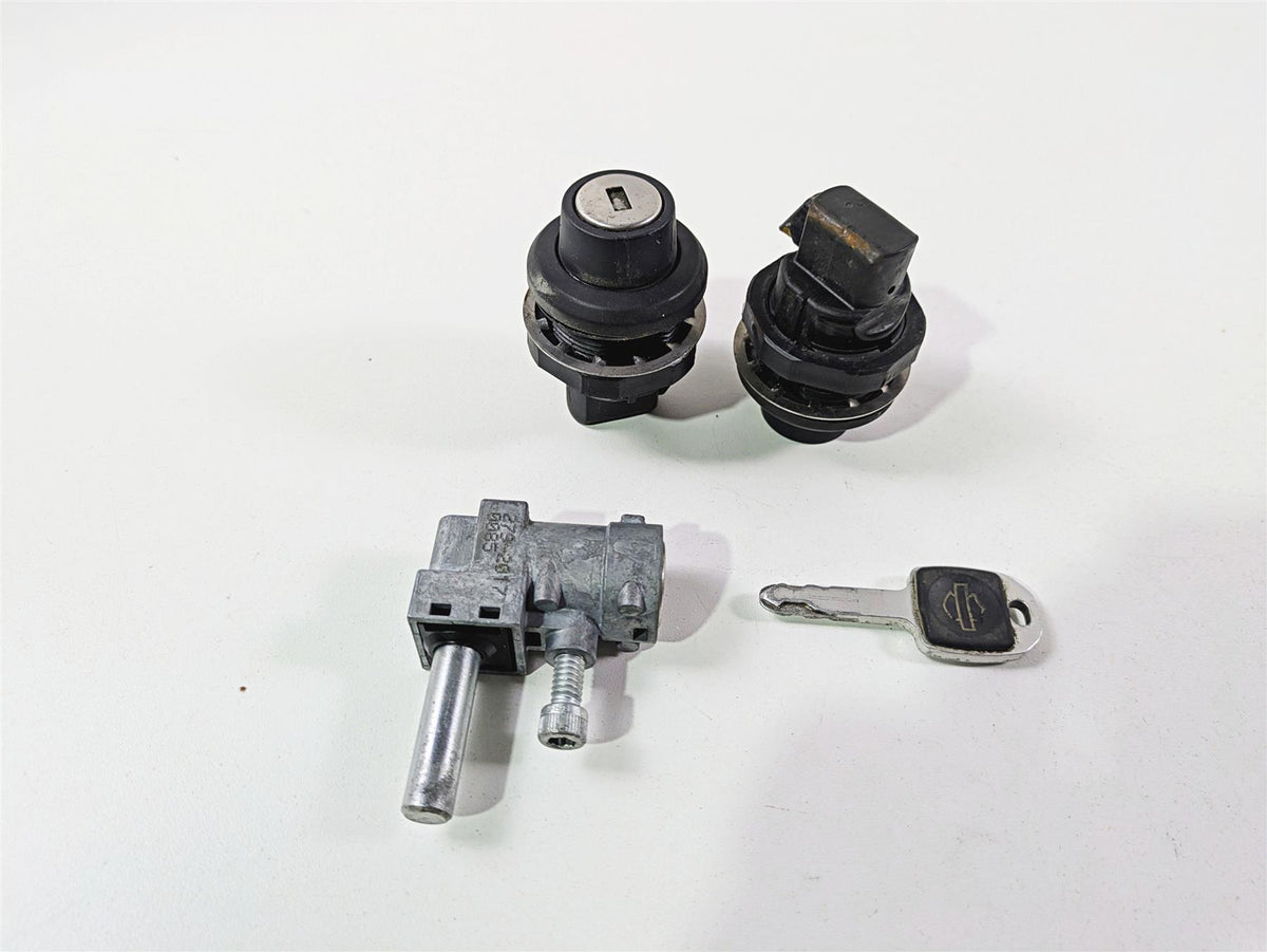 2018 Harley FLHCS Softail Heritage 115th Key Lock Set 45600056 {{ shop.shopifyCountryName }} - Mototech271