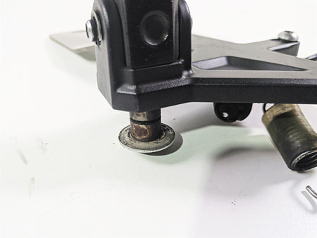 2016 Kawasaki ZX10R Ninja Right Front Footpeg + Mount 35063-1331-18R {{ shop.shopifyCountryName }} - Mototech271