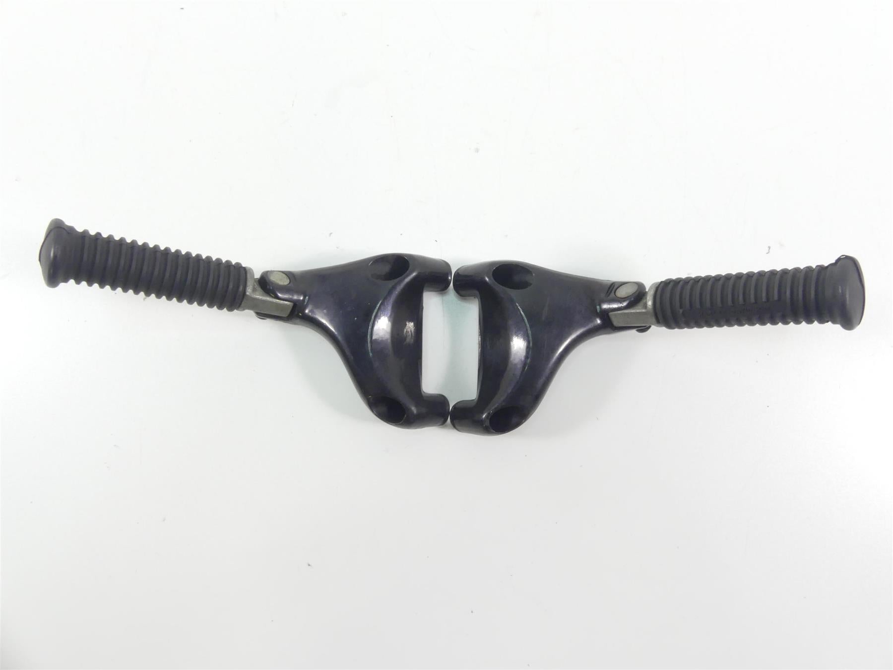 2006 Harley Sportster XL1200 Custom Rear Passenger Foot Peg Rest Set 49314-04 {{ shop.shopifyCountryName }} - Mototech271