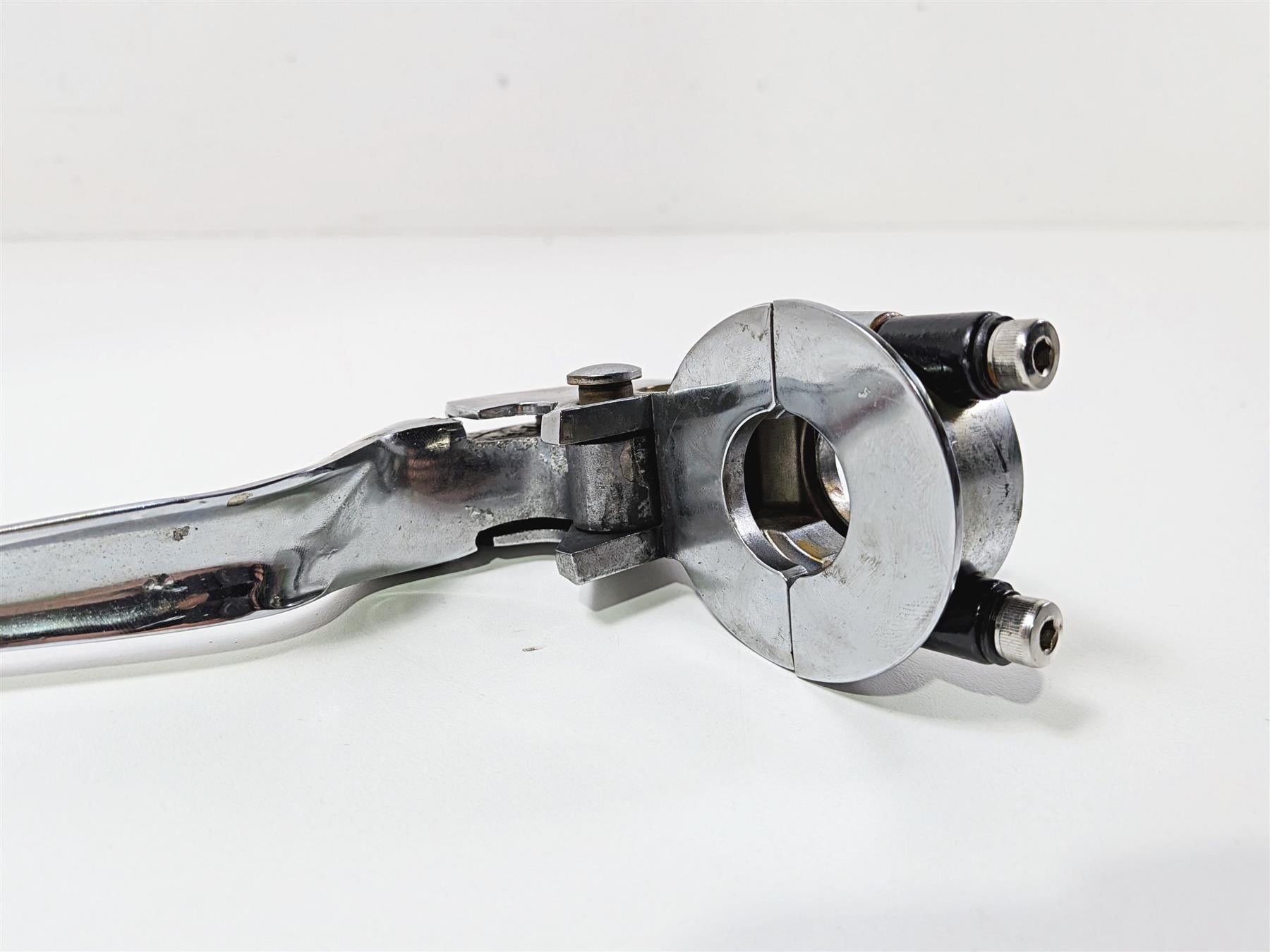 1993 Harley Touring FLHTCU Electra Glide Chrome Clutch Perch & Lever 38608-82B {{ shop.shopifyCountryName }} - Mototech271