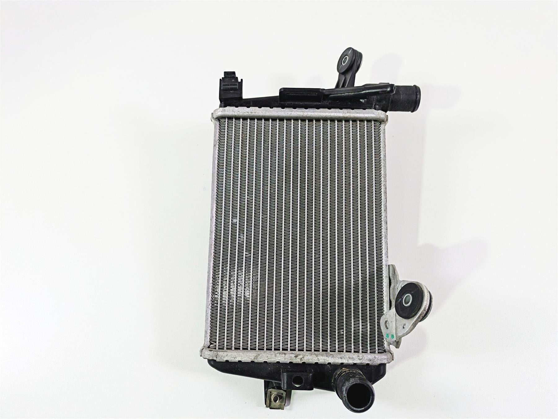 2019 BMW R1250RT K52 Left Radiator Fan Hoses Set 17118546408 {{ shop.shopifyCountryName }} - Mototech271