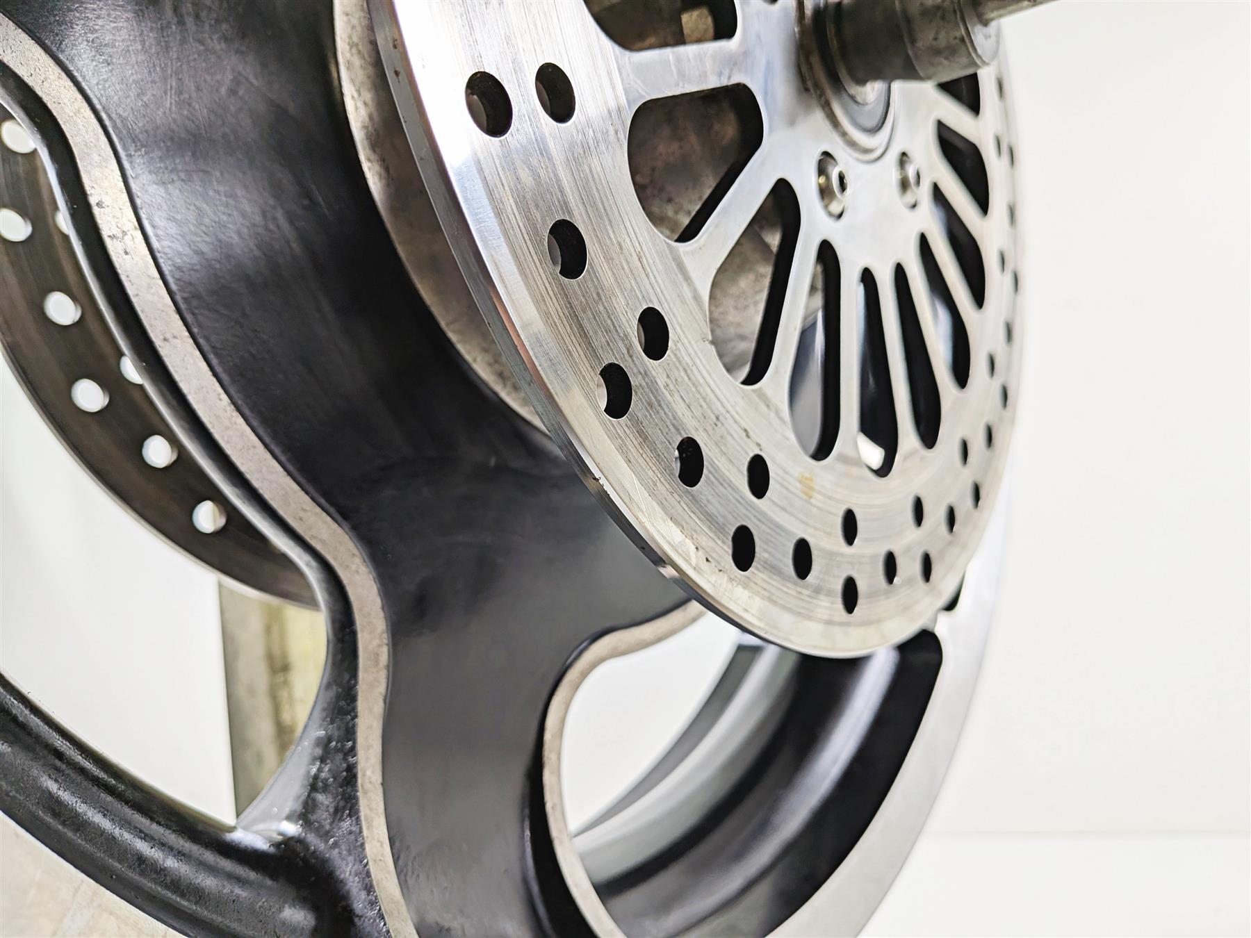 Harley Touring Electra Street Glide Road King Front Wheel Rim 18x3.5 43300163 {{ shop.shopifyCountryName }} - Mototech271