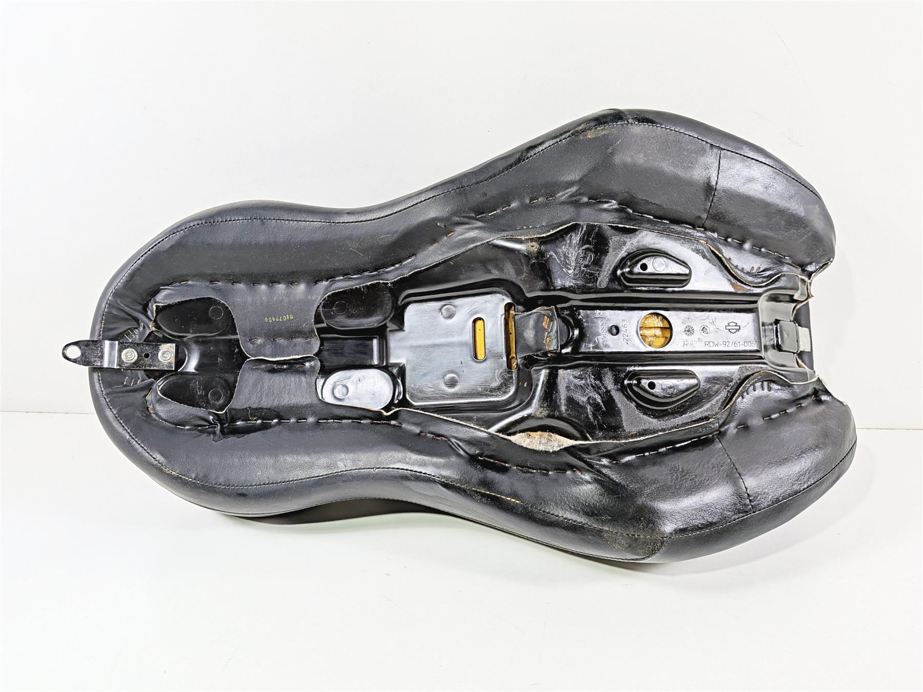 2011 Harley FXDF Dyna Fat Bob Sundowner Touring Seat Saddle 51540-06 {{ shop.shopifyCountryName }} - Mototech271