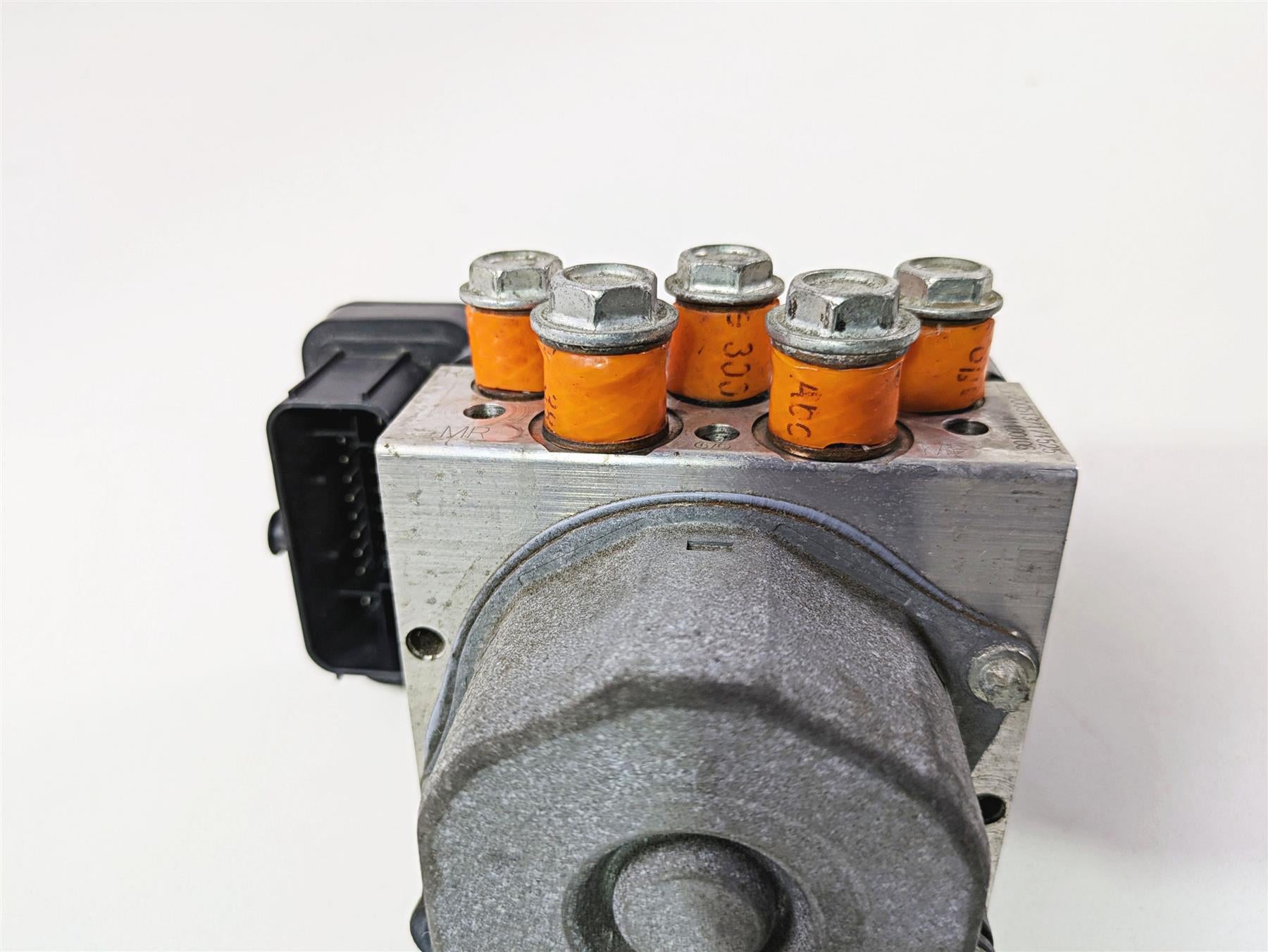 2021 Harley Touring FLTRX Road Glide Rear Abs Brake Pump Unit Module 41100104C {{ shop.shopifyCountryName }} - Mototech271